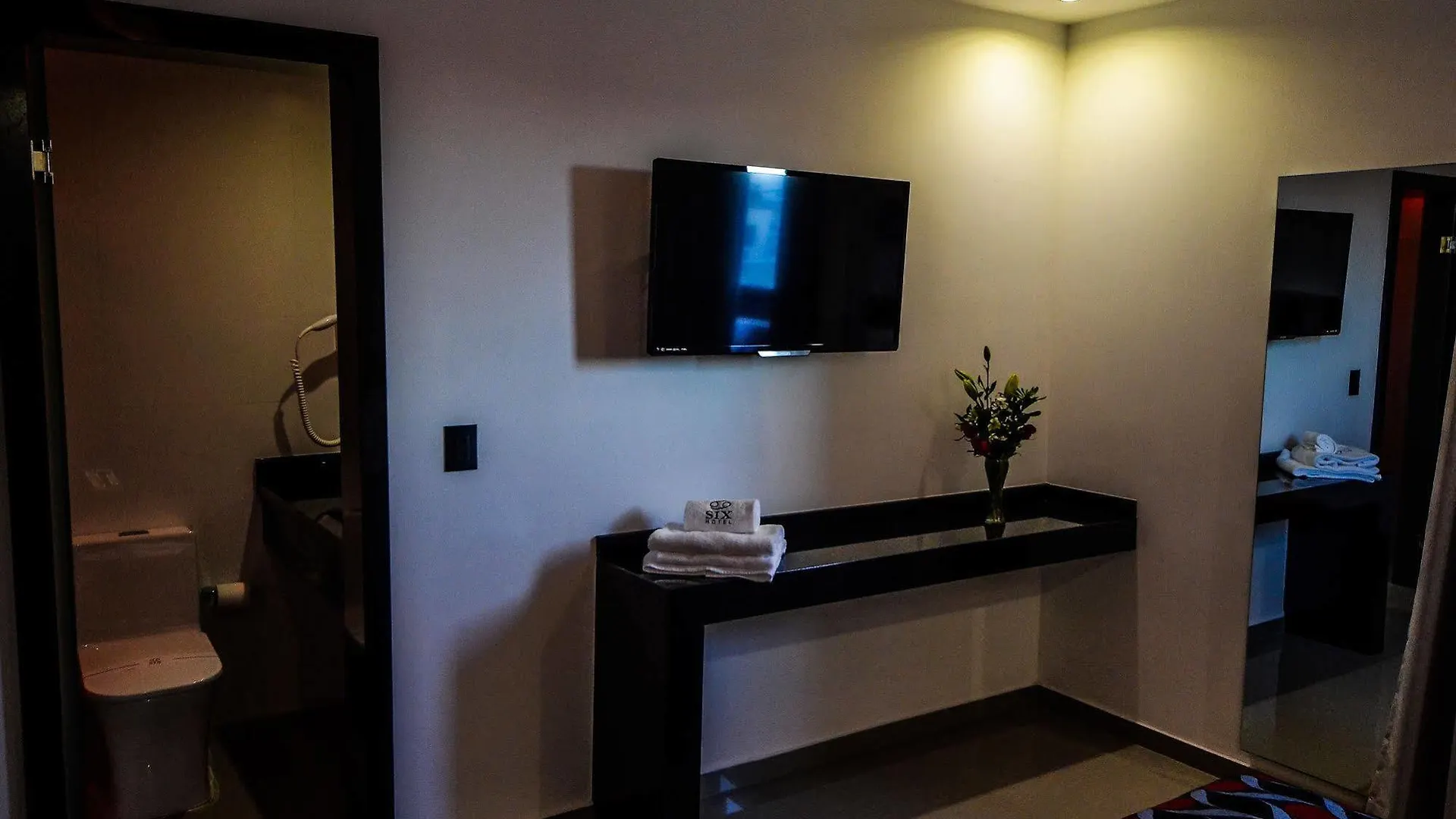 Six Hotel Guadalajara Expiatorio