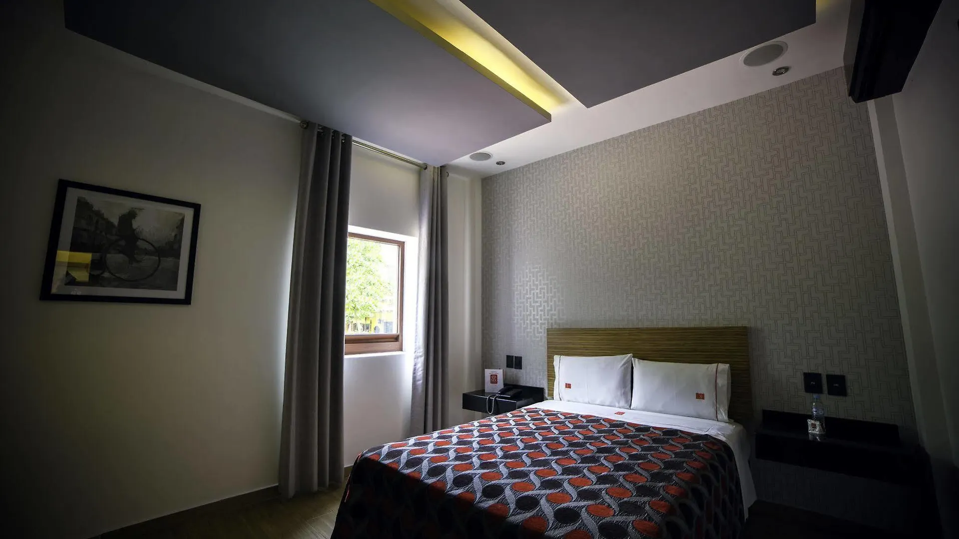 Six Hotel Guadalajara Expiatorio Мексика